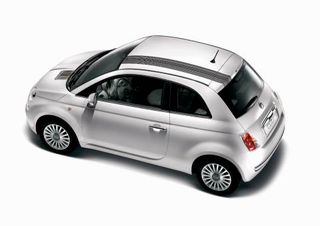 Illustration for article titled Fiat 500 Rolls Out in Europe, Bristling with Tech Goodness